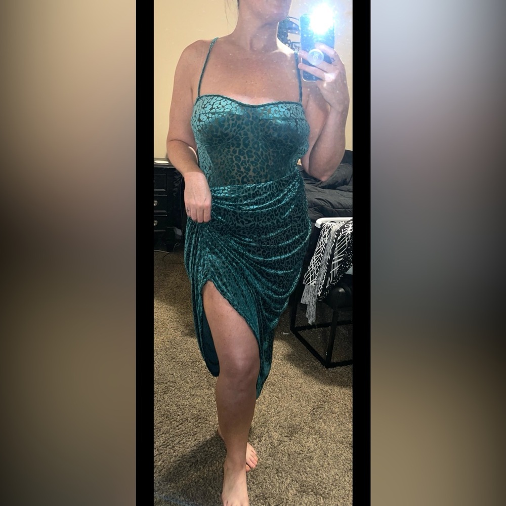 PrettyLittleThing Teal Green Velvet Leopard Print Set